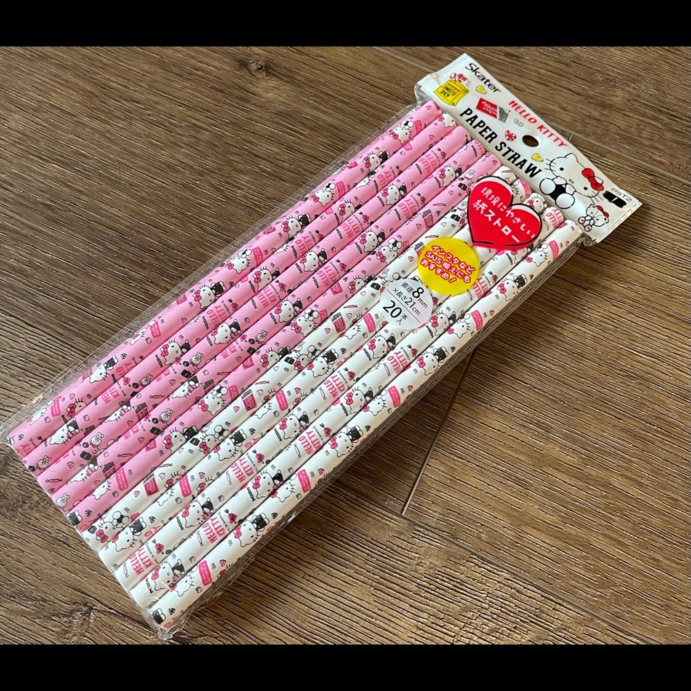 HELLO KITTY-Imported (NWT) Paper Straws-20 Included
